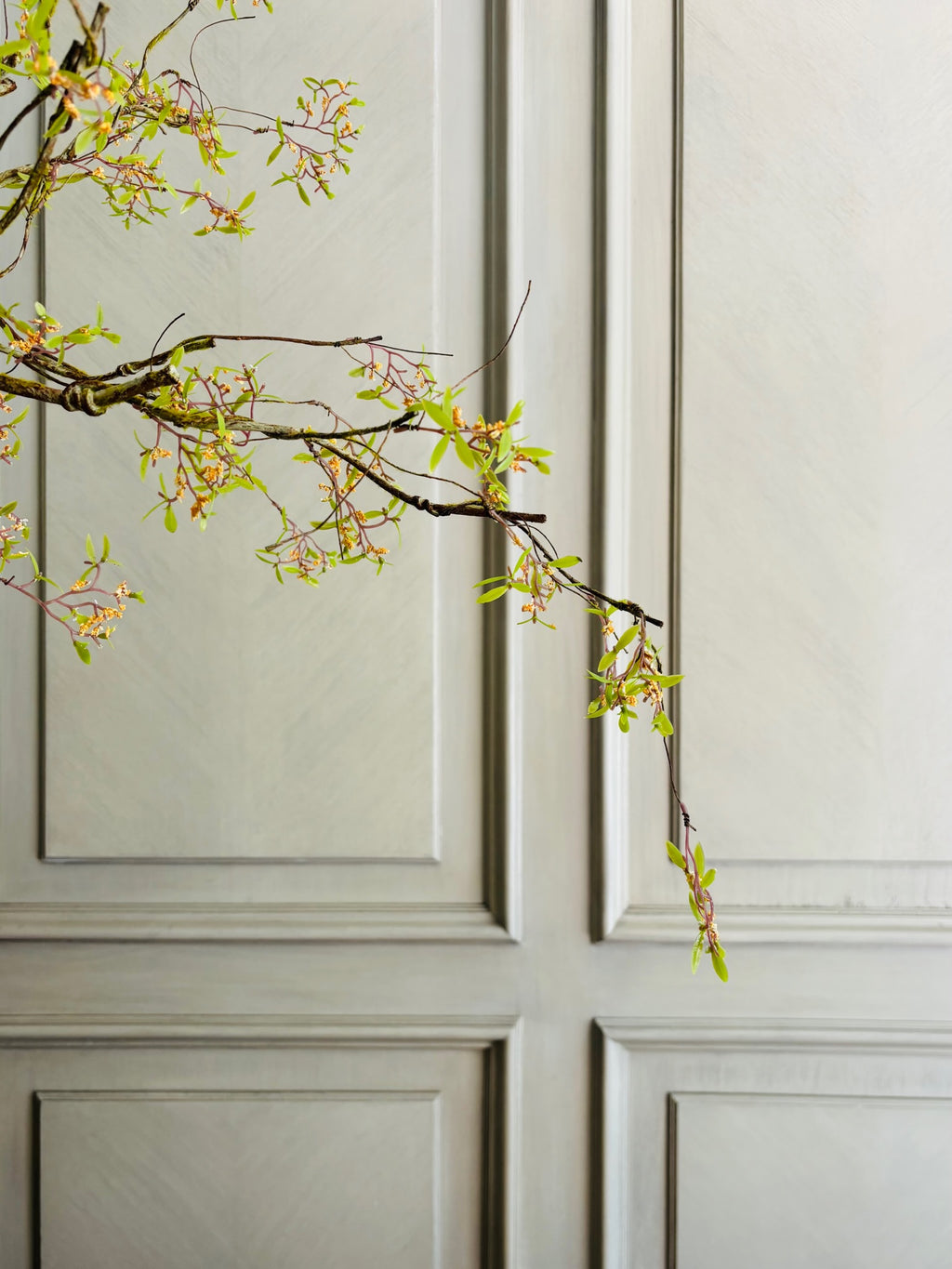 Blooming Moss Branch - 89 cm