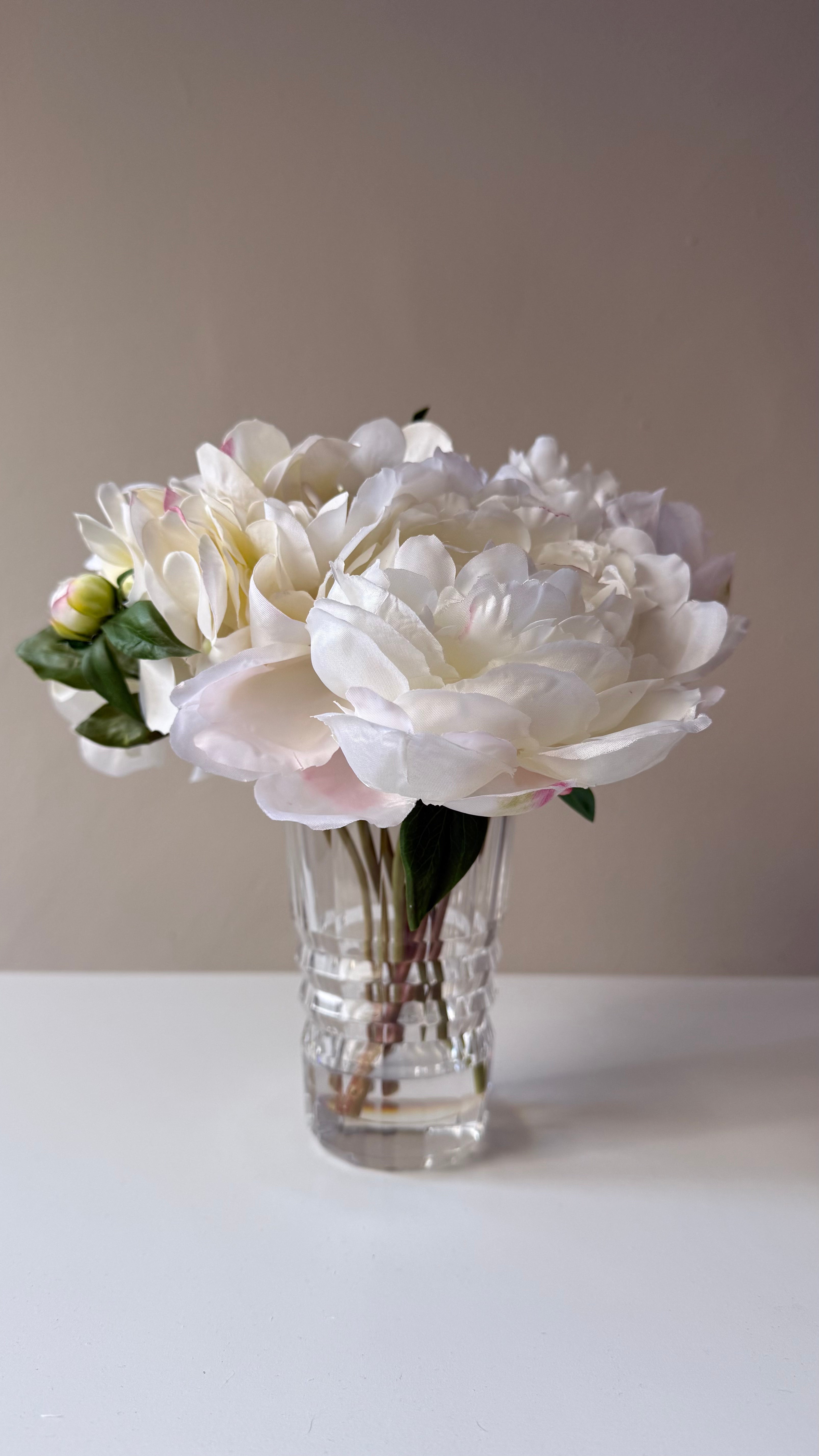 Arreglo de Peonias y Hortensia Artificial blanco | 25cm